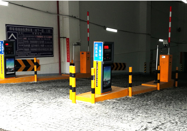停车免取卡管理系统 现代智能停车场的核心驱动力